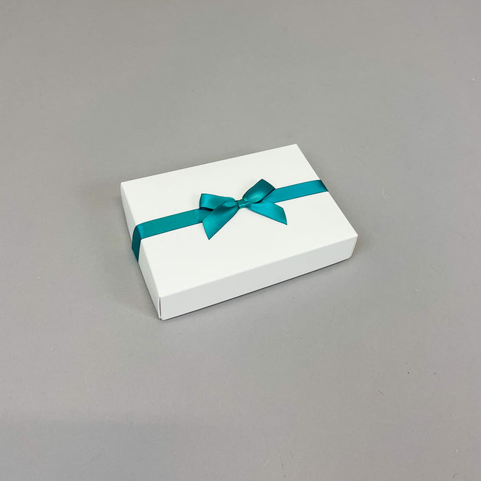 Pre-tied Bow - Size 1 (fits Gift box C, A6, Voucher and Necklace Boxes. Boxes supplied separately) (Pack of 25)